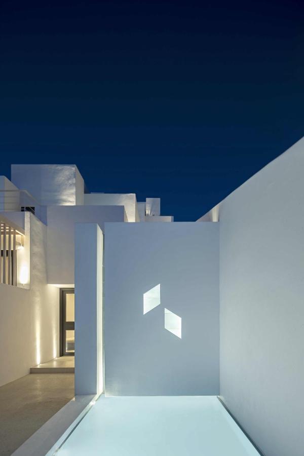 Cubic Mykonos Seafront Design Ξενοδοχείο Ορνός